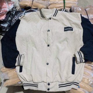 Áo khoác nhung kiểu bomber thêu MISSOUT
