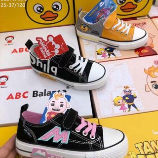 Giày thể thao chất vải dáng basic