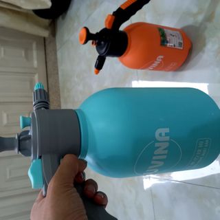 Bình xịt tưới cây kiểng ,phun thuốc cầm tay