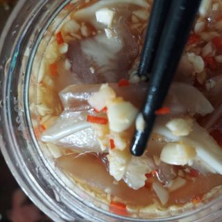 Lổ tai heo hoặc thịt heo ngâm nước mắm ngon