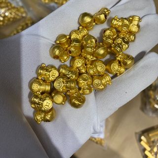 Vòng tay thần tài chỉ đỏ