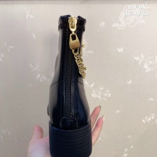 Giày boots nữ gót vuông da trơn có khóa kéo sau