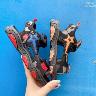 Sandal trẻ em quai ngang họa tiết ngôi sao S2362
