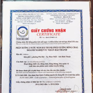 Nước Mắm Cá Cơm Truyền Thống Hải Thành Phan Thiết 35A Nước mắm cá cơm nguyên chất không Ure gây hại, chất bảo quản, cao đạm cá cơm thuần tự nhiên, ưa dùng khẩu vị người Việt. Sản phẩm đã được chứng nhận an toàn, tốt cho sức khỏe HACCP