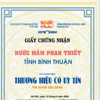 Nước Mắm Cá Cơm Truyền Thống Hải Thành Phan Thiết 35A Nước mắm cá cơm nguyên chất không Ure gây hại, chất bảo quản, cao đạm cá cơm thuần tự nhiên, ưa dùng khẩu vị người Việt. Sản phẩm đã được chứng nhận an toàn, tốt cho sức khỏe HACCP