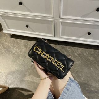 Ví cầm tay có dây đeo chéo hàng hiệu giá rẻ bất ngờ