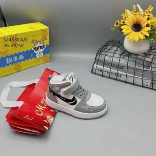 Giày thể thao trẻ em chất da cổ cao S2453