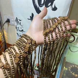 Vòng gỗ trầm hương mic sen