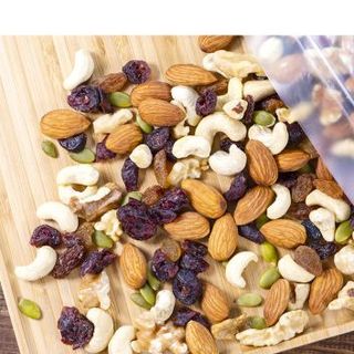 Hạt Mix 8 Loại Macca, Óc Chó Vàng, Hạnh Nhân Sấy, Điều Rang Mộc, Nho Khô 3 Màu, Bí Xanh, Nam Việt Quất, Hạt Hướng Dương - 500g