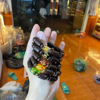 Vòng gỗ mun công đốt trúc mix đá