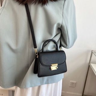 Túi xách tay đeo chéo da mềm đẹp XHBT198