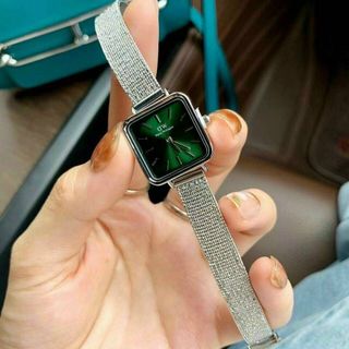 ĐỒNG HỒ D W VUÔNG DÂY LƯỚI NEW