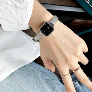 ĐỒNG HỒ D W VUÔNG DÂY LƯỚI NEW