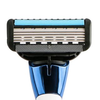 Hộp 4 lưỡi dao cạo râu M5 magnum (Hàng nhập khẩu Mỹ)