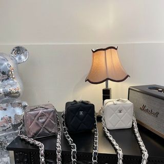 Túi đeo chéo vuông XHBT168