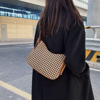 Túi đeo chéo công sỡ đẹp mê ly XHBT158-1