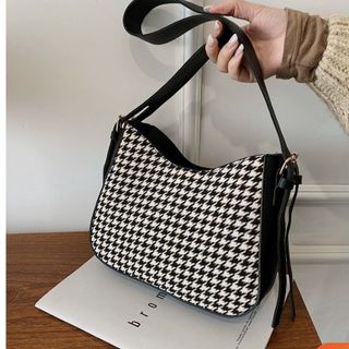 Túi đeo chéo công sỡ đẹp mê ly XHBT158-1