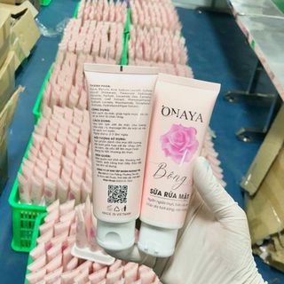 Sữa rửa mặt bông Onaya