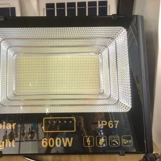 ĐÈN PHA NĂNG LƯỢNG MẶT TRỜI 600W CHỐNG NƯỚC TIẾT KIỆM ĐIỆN