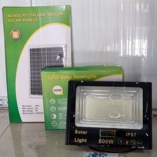 ĐÈN PHA NĂNG LƯỢNG MẶT TRỜI 600W CHỐNG NƯỚC TIẾT KIỆM ĐIỆN