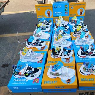 Giày thể thao trẻ em phong cách năng động S2622