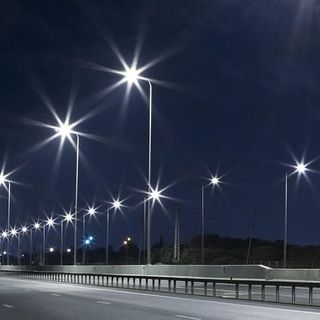 ĐÈN ĐƯỜNG LED HÌNH CHIẾC LÁ 150W CHỐNG NƯỚC TIẾT KIỆM ĐIỆN