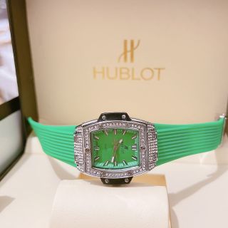Đồng hồ Hublots nữ vuông viền đá