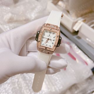 Đồng hồ Hublots nữ vuông viền đá
