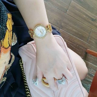 ĐỒNG HỒ GUCCl NỮ VIỀN HỘT HOT