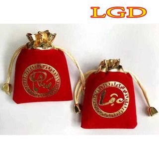 Túi gấm đỏ in chữ Phúc và Lộc phong thủy