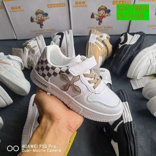 Giày thể thao trẻ em đế bằng chất da mềm S2677