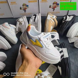 Giày thể thao trẻ em đế bằng chất da mềm S2677