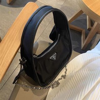 Túi đeo vai dể thương, cá tính XHBT210