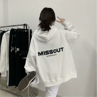 Áo khoác nỉ logo in MISSOUT form dưới 70kg