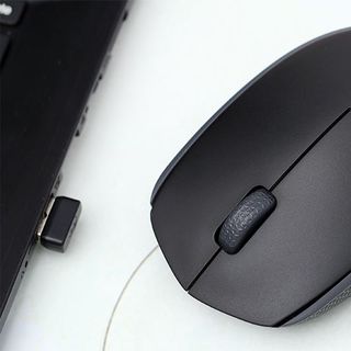 Chuột không dây Logitech M170 Đen
