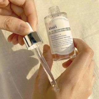 SERUM KLAIRS- VITAMIN C TƯƠI -Thu nhỏ lỗ chân lông -Giảm mụn - Mờ thâm nám đều màu da -Dưỡng trắng da, mịn màng giúp làn da tươi trẻ căng bóng.