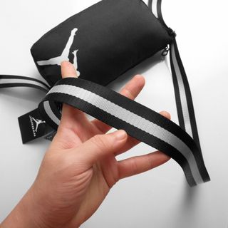 Túi đeo chéo thời trang nam, túi xách nam chất liệu vải polyester 100% • Size | 23cm x 14cm x 4cm