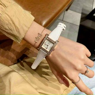 ĐỒNG HỒ HERRMES DÂY DA NỮ HOT