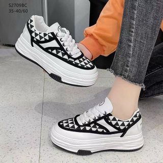 Giày thể thao nữ đế bằng cao họa tiết kẻ trắng đen S2709