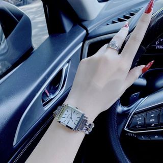 Đồng hồ nữ cao cấp GUESSSS CHAIN BRACELET W1029L1
