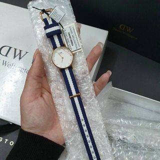 ĐỒNG HỒ DANIEL WELLlNGTON CHÍNH HÃNG SALE