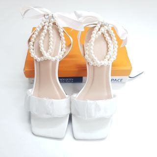 Giày sandal quai nhún thắt nơ phối dây ngọc quanh chân gót 7 phân