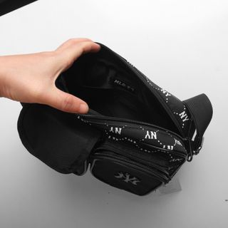 Túi đeo chéo thời trang nam, túi xách nam, chất liệu 100% polyester • Logo in nhiệt cực nét • Nhỏ gọn cực tiện lợi  • Size | 19cm x 13cm x 4.5cm