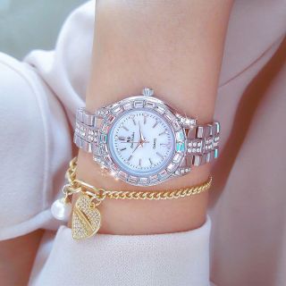 Đồng hồ bs viền đá mẫu mới