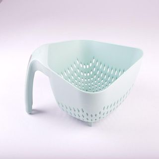 Rổ Nhựa Có Tay Cầm Chắt Nước Rau Củ - Bún Nui Living On