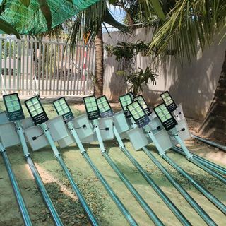 Đèn năng lượng mặt trời - Đèn đường NLMT Jindian JD-E6300 Công suất 300W Khung Nhôm, Chip Led "SMD" - BH 02 Năm
