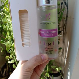 Nước tẩy trang tặng kèm bông tẩy trang Z9
