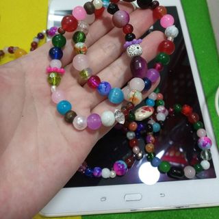 Vòng tay chuỗi đủ màu rất nhiều mẫu nha các bạn giảm giá