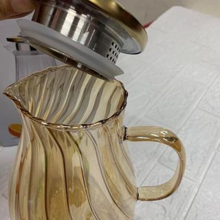 Bình đựng nước thuỷ tinh vàng chịu nhiệt sang trọng nhiều mẫu