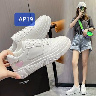 Giày thể thao trắng chất da mềm phối họa tiết trái tim hồng AP19